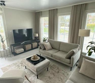 Kokkola Villa | Villa Alicia, oma 85 m2 talo, ilmastointi