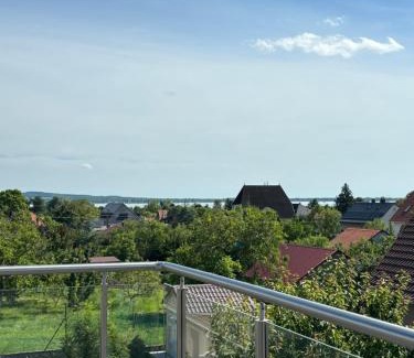 Vonyarcvashegy Villa | Villa Almond