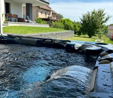 Vonyarcvashegy Villa | Villa Almond