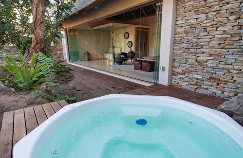 Hoedspruit Villa | Villa Aloë Vera: Breathtaking design & wellness villa in the South African bush