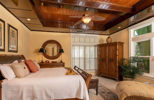 Great Cruz Bay Villa | Villa Alondras: Beach Front! Large Pool and Spa! Island Luxury!