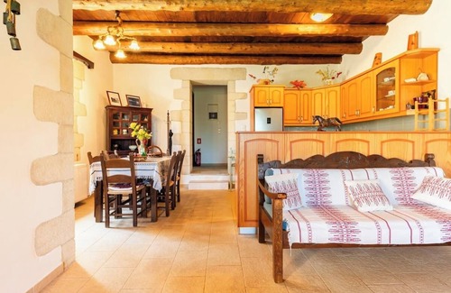 Maza Villa | Villa Aloni-traditional Stone Villa With Nice View,pool and Garden