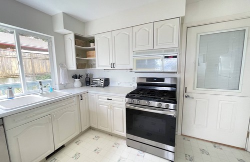 Coupeville House | Villa Alta Mare - Charming 3-bedroom house in quaint Coupeville with View!