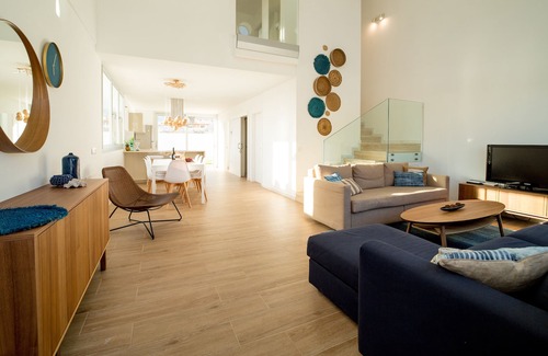 Arenas del Mar Villa | VILLA ALVAR - OASIS WITH POOL