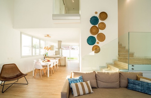 Arenas del Mar Villa | VILLA ALVAR - OASIS WITH POOL