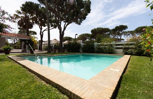 Cabo Roche Villa | Villa América Chalet Independiente con Piscina en Urbanización Roche Conil Cádiz Andalucía España