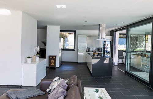 Ruetli House | Villa am See 3 by Interhome
