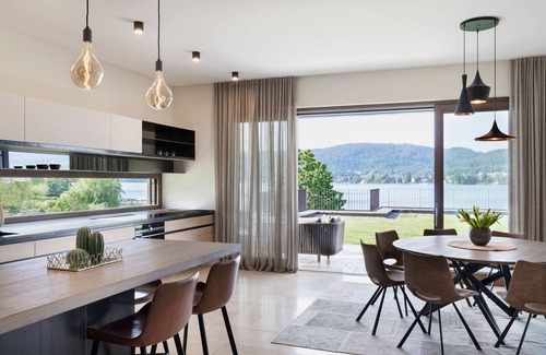 Maria Woerth House | Villa am Wörthersee with private dock