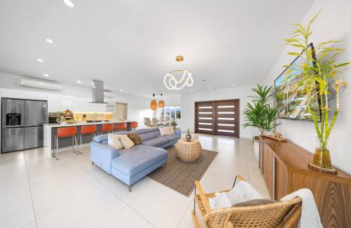 Esmeralda House | Villa Amara Lux Stay Near Arashi Beach By Lucha