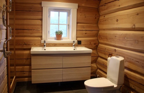 Bjornange Villa | VILLA AMÅRE - Luxury log house right on the hill!