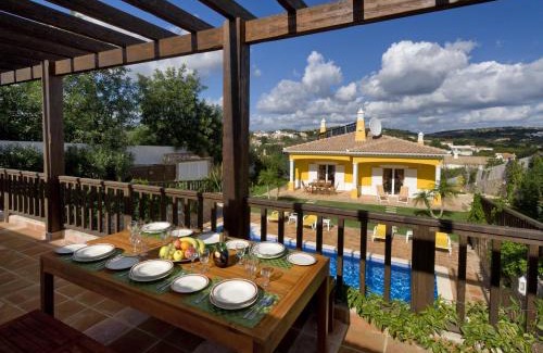 Pata de Cima Villa | Villa Amarela