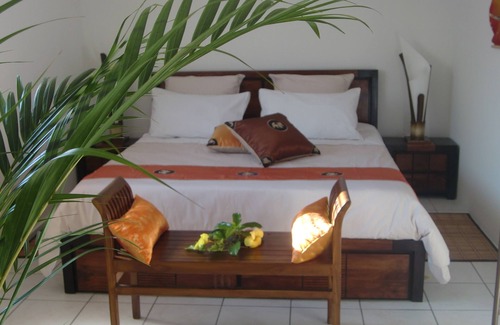 Saint-Pierre House | Villa Ambralini Charming Bed and Breakfast near Saint Pierre