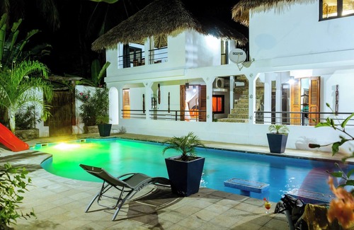 Ambondrona Bed & Breakfast | Villa Amnesya Nosy Be