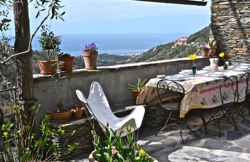 Cogorno Villa | Villa among olive trees with sea view