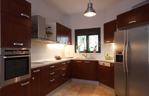 Pitharion Villa | Villa Ampelaki, premium 5 bdr villa with heated pool