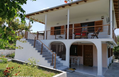 Nea Iraklia Cabin | 'Villa Anastasia' Ground floor of seaside holiday home Nea Iraklia – Chalkidiki
