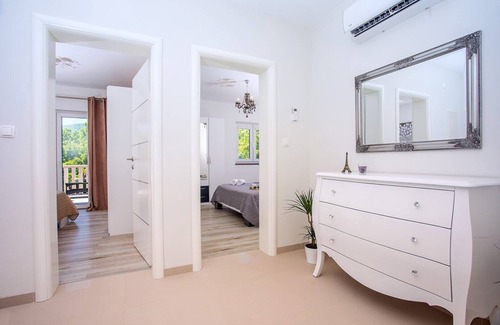 Podbablje Villa | VILLA ANDREA, 5 bedrooms, 50 sqm private pool, a fun zone, PRO 9 Pool table
