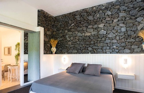 Scillichenti Apartment | Villa Anemone - Iris