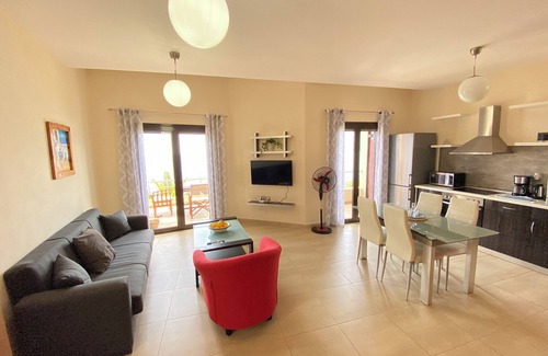 Mochlos House | Villa Anemos Spacious house on ocean front with private rooftop swimming pool,