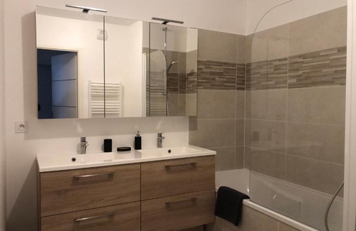 Saint-Cyr-l'Ecole Apartment | Villa Angélina