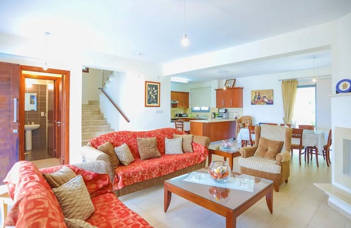 Lara Villa | Villa Angelena: Panoramic Views, Pool, away from it all