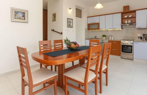 Okrug Donji House | Villa Anita by Interhome
