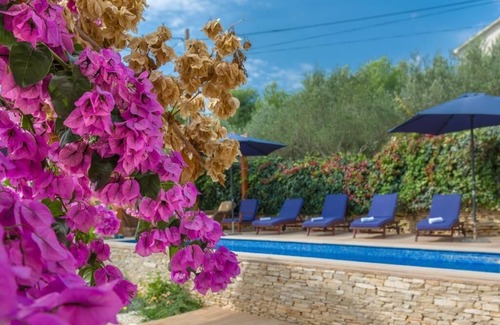 Cove Makarac (Milna) Apartment | Villa Anna 2F - Best Island vacation - Luxury stay near the beach