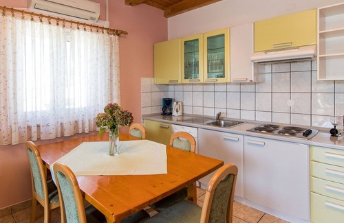 Jadranovo Apartment | Villa Anna by Interhome
