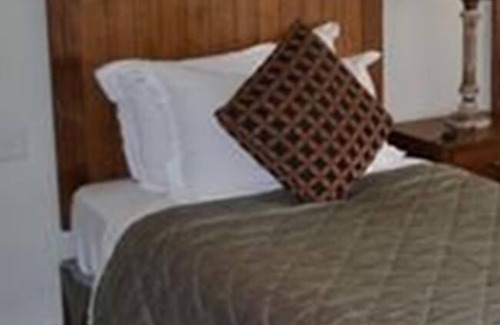 Lugazi House | Villa Anona Guest House