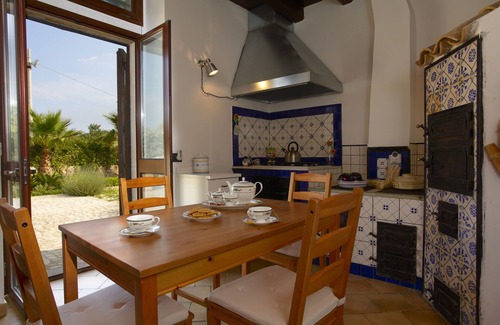 Scicli Villa | VILLA ANTICA AIA - SWIMMING POOL, 7 ROOMS WITH BATHROOM AND WIFI IN SCICLI