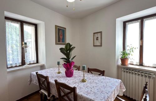 Assenza Apartment | Villa Antonia by GardaDoma