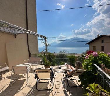 Assenza Apartment | Villa Antonia by GardaDoma