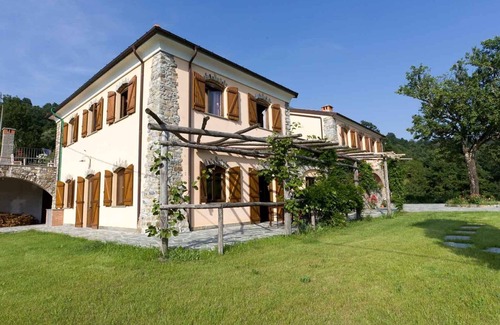 Varese Ligure Villa | Villa Arbeio 8+6, Emma Villas