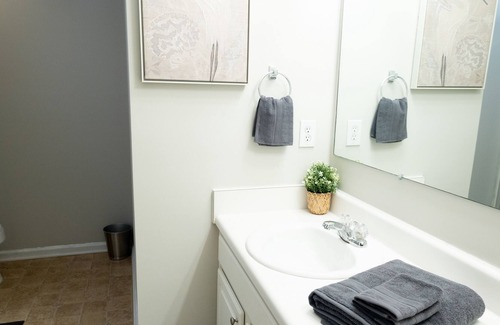 Town Center House | Villa Arcadia - Near Kennesaw Mountain, Shopping, and KSU!