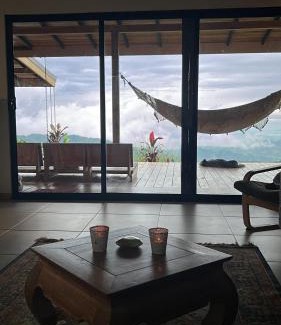 Piedades Sur Villa | Villa Arcoiris