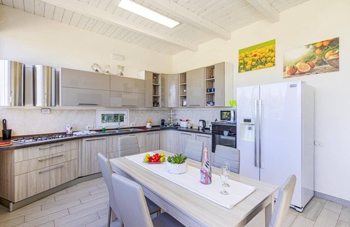 Ragusa Villa | Villa Ardith by Villa Plus
