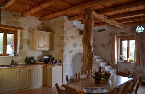 Melidoni House | Villa Ariadne - Stylish vacation home with all amenities