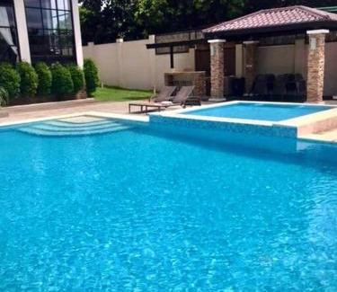 Dasmarinas Villa | Villa Ariana Family Getaway
