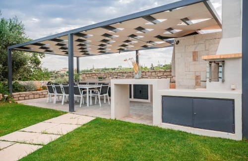 Stavromenos Villa | Villa Aris: A Serene Experience, 3BRs, Pool & Bbq