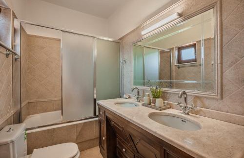 Stavromenos Villa | Villa Aris: A Serene Experience, 3BRs, Pool & Bbq