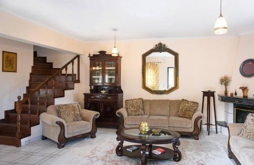 Corfu Town Villa | Villa Armeni by CorfuEscapes