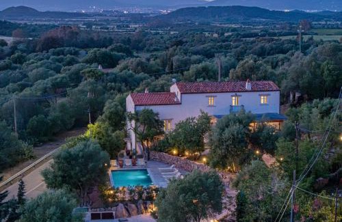 Loiri Porto San Paolo Apartment | Villa Aromata