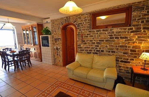 Sorrento Ski Chalet | Villa Arora - Three Bedroom Chalet, Sleeps 5