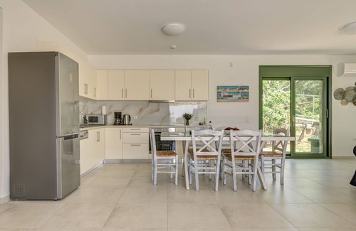 Plomari Villa | Villa Aryballos - Three Bedroom Villa, Sleeps 6