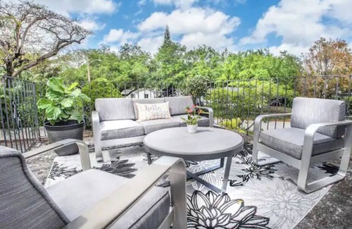 Miami Shores Villa | Villa at St. James Place "F", Luxury, Pet Friendly, Free Parking