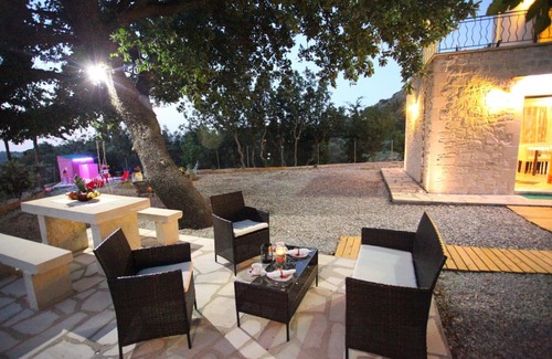 Argyroupoli Villa | Villa Athina