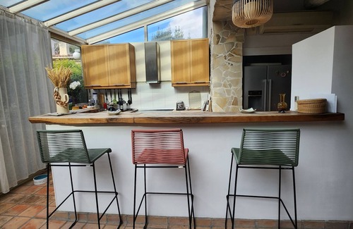 La Colle-sur-Loup Villa | Villa atypique en plein coeur du village de la Colle-sur-Loup