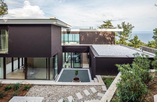 Medveja Villa | VILLA AURA