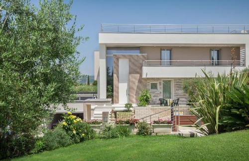 Cisano Apartment | Villa Aurora-Holiday Home APT 1