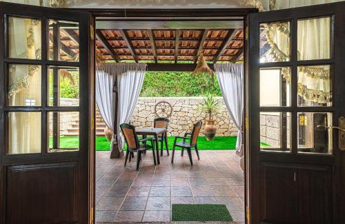 Villa de Arico Villa | Villa Aurora with Heated Pool